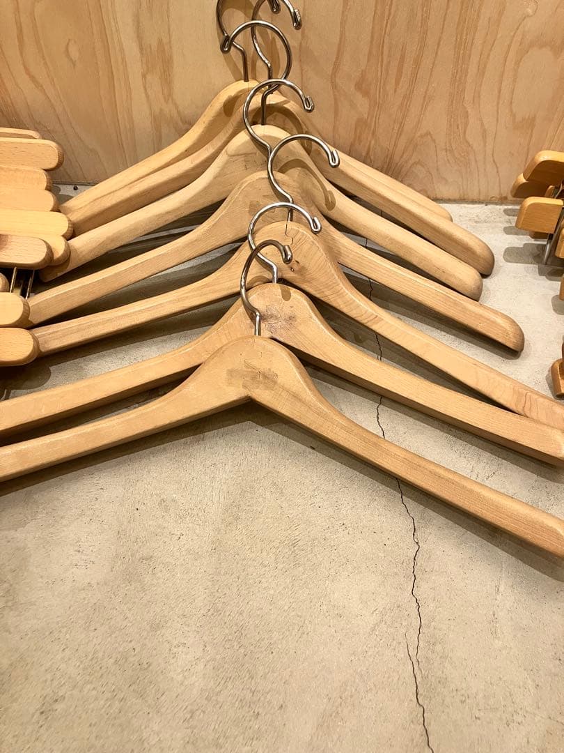 木製　ハンガーまとめて41本　パンツ、トップス用　　つやなし高級感あり＆つやあり