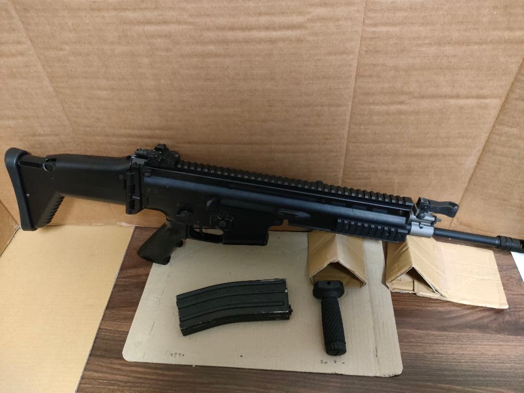 東京マルイ　次世代電動ガン　SCAR　スカー