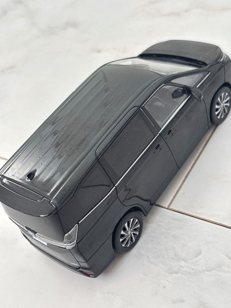 トヨタ　90 ヴォクシー　アティチュードブラックマイカ カラーサンプル　シール付