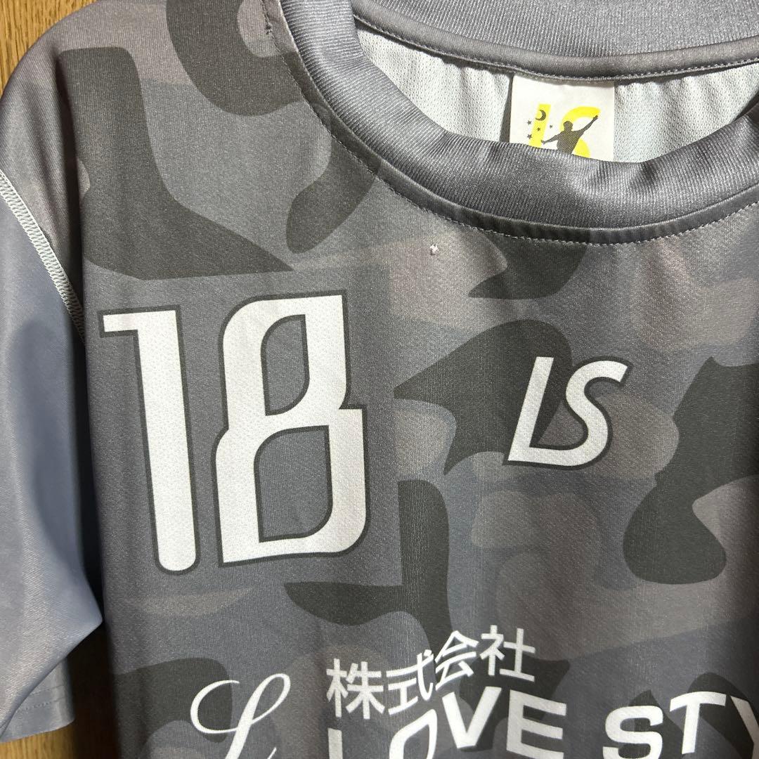 ルースイソンブラ　迷彩柄 サッカーウェア上下セット　18番　サイズL