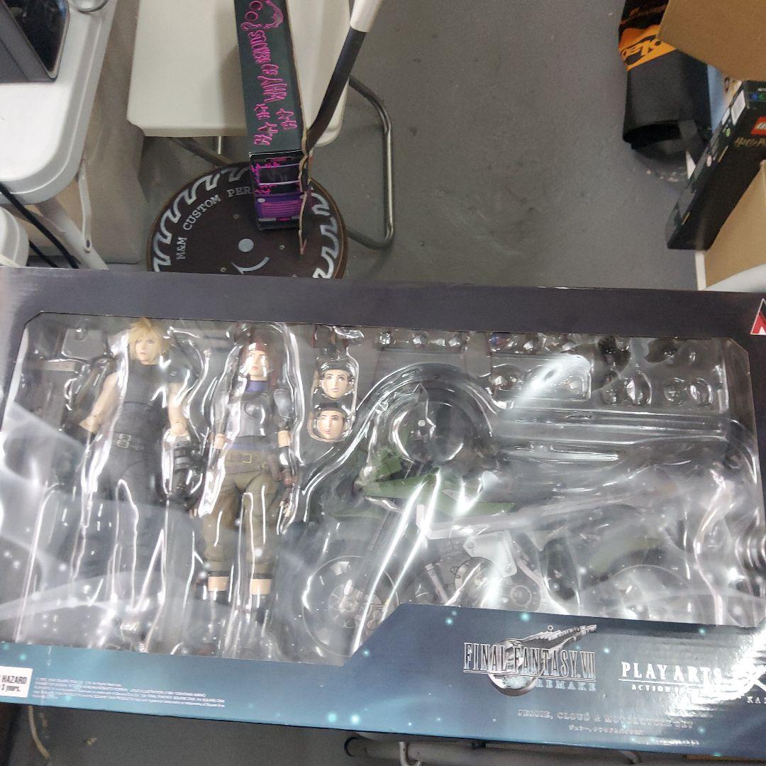 FINAL FANTASY VII クラウド・ジェシー バイク フィギュアセット