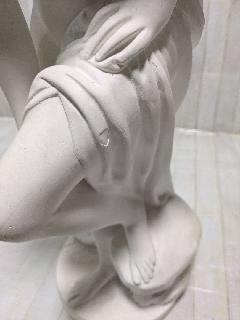 石膏オブジェ女性　湯浴みするヴィーナス像　微笑む少女の胸像