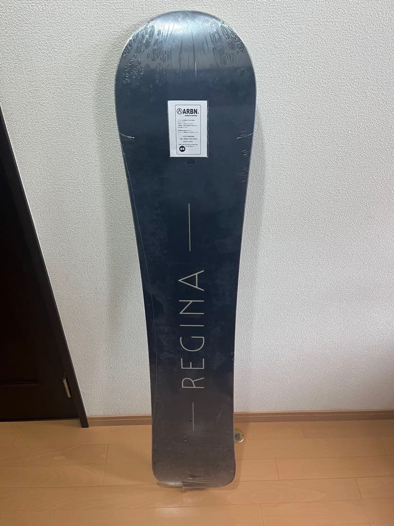 ＡＲＢＮ　ＲＥＧＩＮＡ スノボ板　新品未使用