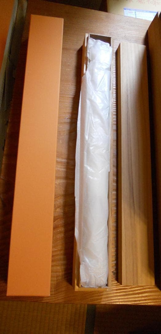 掛け軸 松仙 作 『 菊花 』 絹本 希少 軸装 茶道具 掛軸 美品 です。