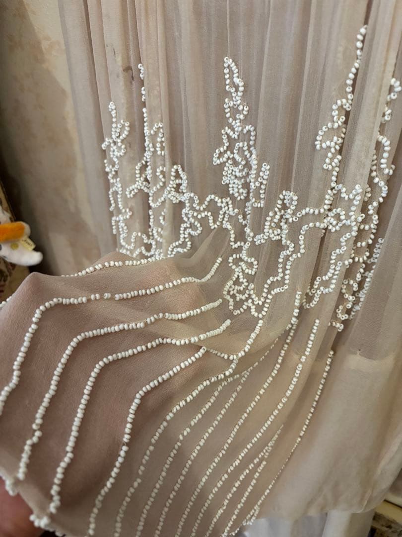 フランスアンティーク　絹シルクのエクリュカラー刺繍入りチュールドレス