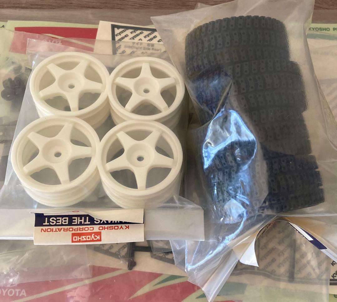 京商 ピュアテン カローラWRC ボディとタイヤホイール