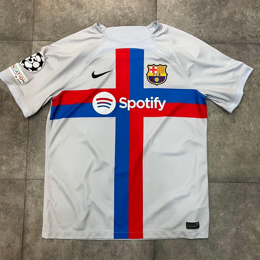 ナイキ バルセロナ レヴァンドフスキ ユニフォーム 22/23 UNHCRロゴ