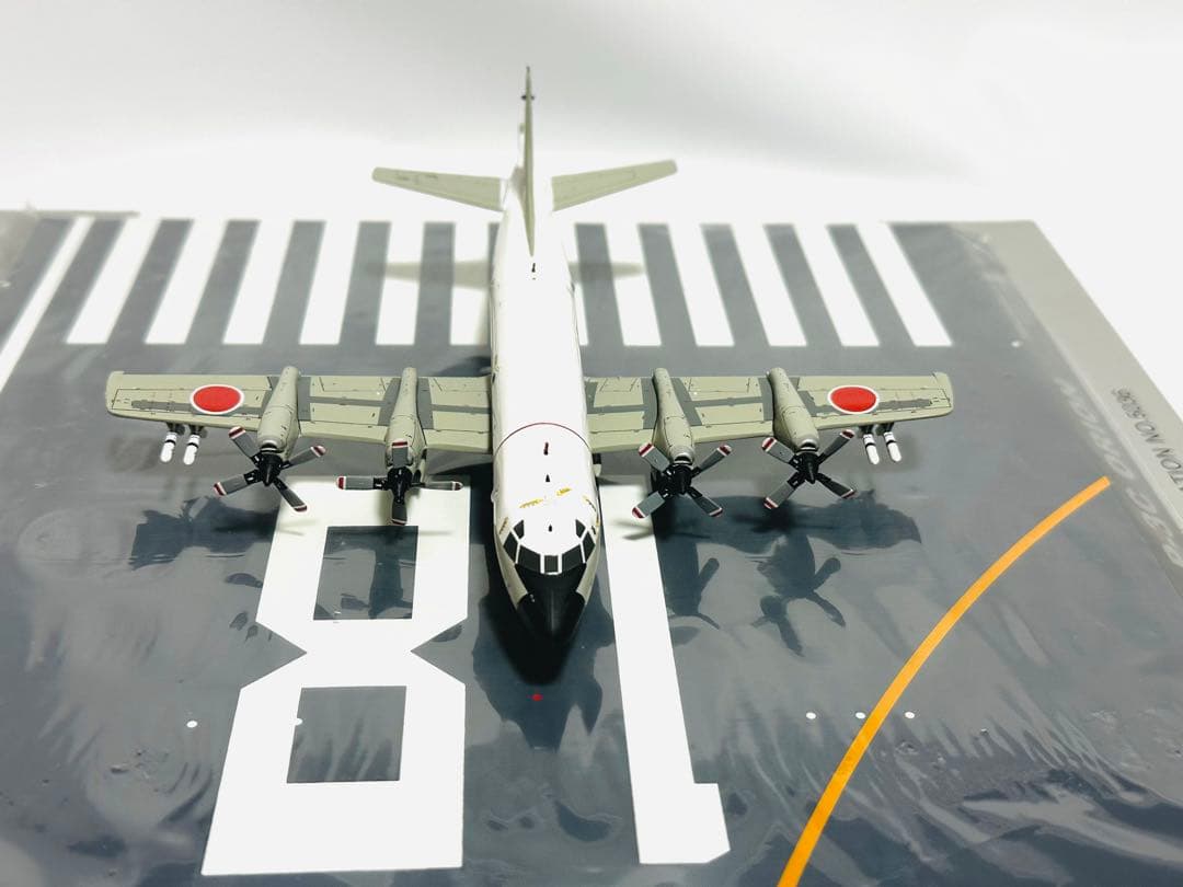 全日空商事 1/200 P-3C 海上自衛隊 VP-5 ペガサス滑走路プレート付