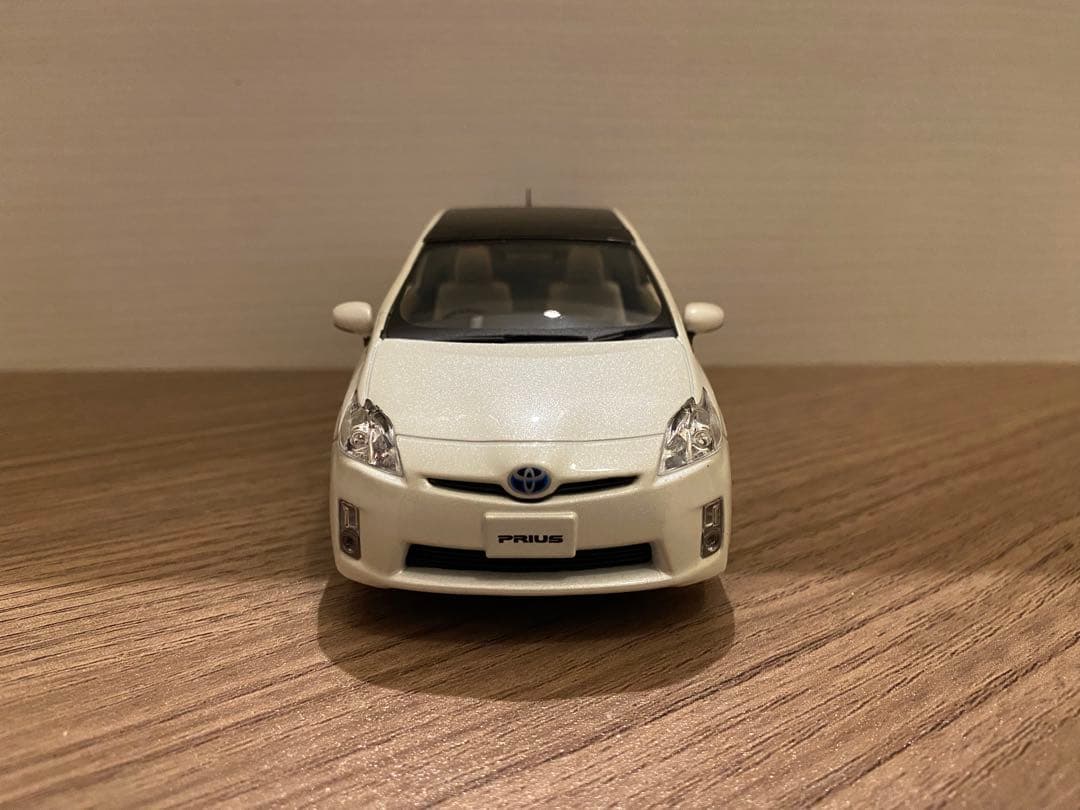 1/30 トヨタ　プリウス　カラーサンプル　非売品　ミニカー　ホワイトパール