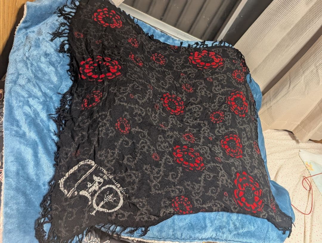 Acid Black Cherryストール