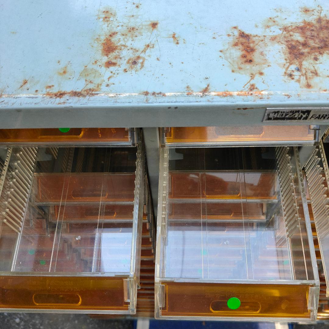 パーツキャビネット