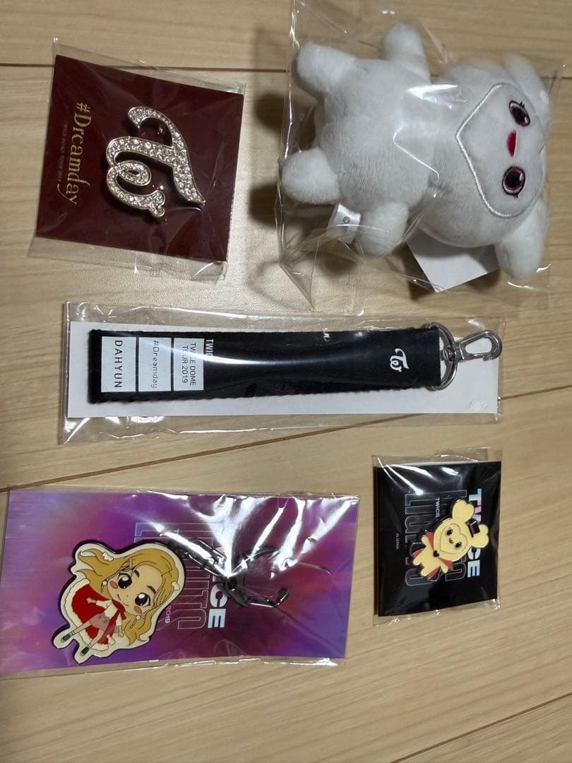 TWICE グッズ　ペンライト　フォトアルバム　キーホルダー　ダヒョン