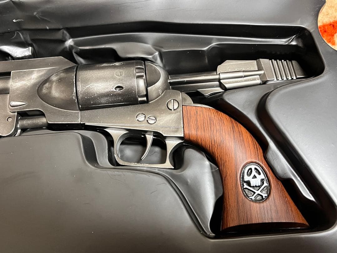 銀河鉄道999 戦士の銃 1/1スケール 刻印 ハーロック & エメラルダス