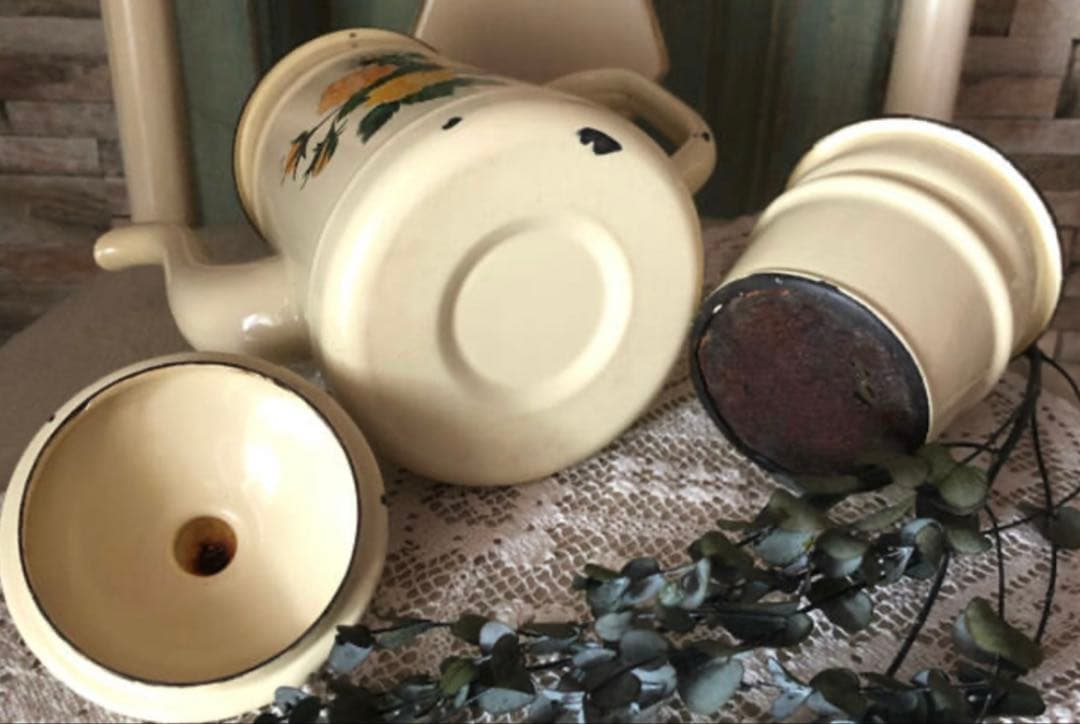 イギリスアンティークホーローポットピッチャー