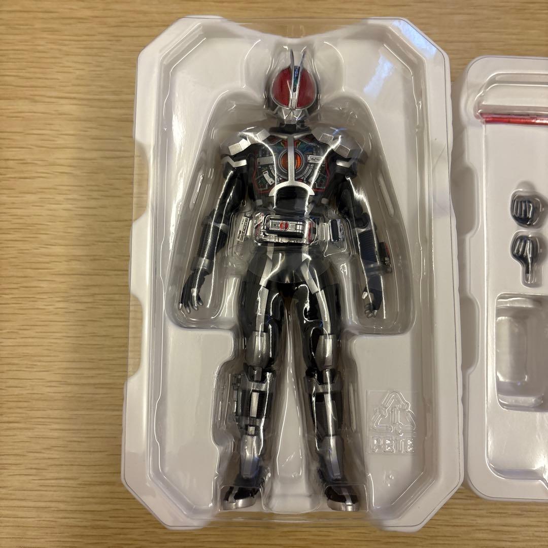 開封済み　真骨彫 仮面ライダーファイズ アクセルフォーム