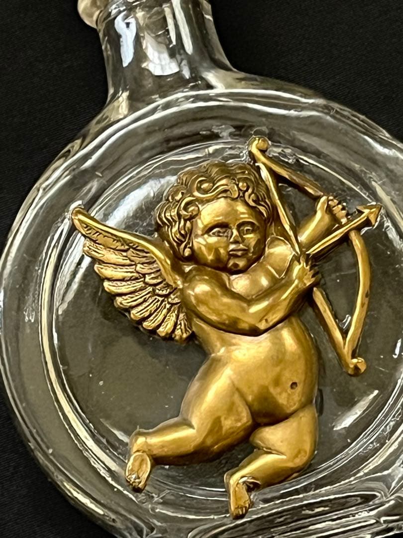 アンティークヴィンテージ 香水瓶天使キューピッド 真鍮装飾 ガラスボトル王冠
