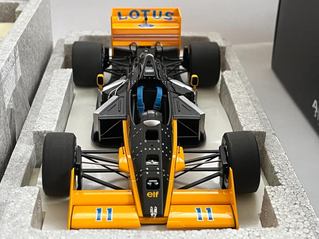 オートアート 1/18 ロータス 99T 中嶋悟 #11 箱付 88726 美品