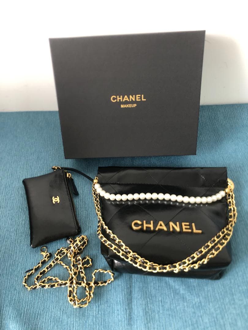 ショルダーバッグ　パール　ノベルティー　ハンドバッグ　ブラック　チェーン　超美品