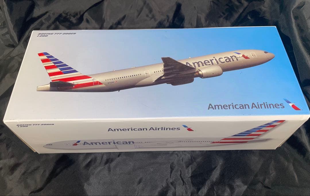 [美品]PACMIN B777-200ER アメリカン航空 台座付き 1/200