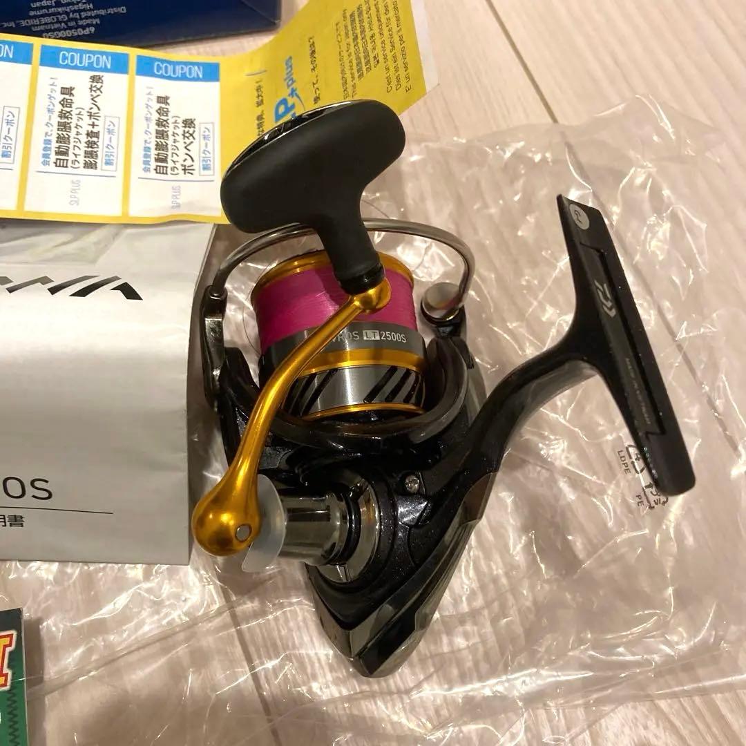 スピニングリール Daiwa レブロス　LT2500S 画像の物全て