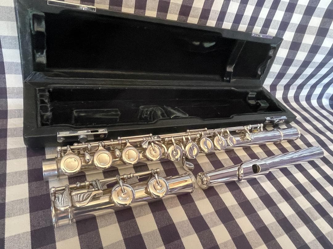 パールフルート 総銀製 “Maesta” ソルダードトーンホール ＣＣＥ