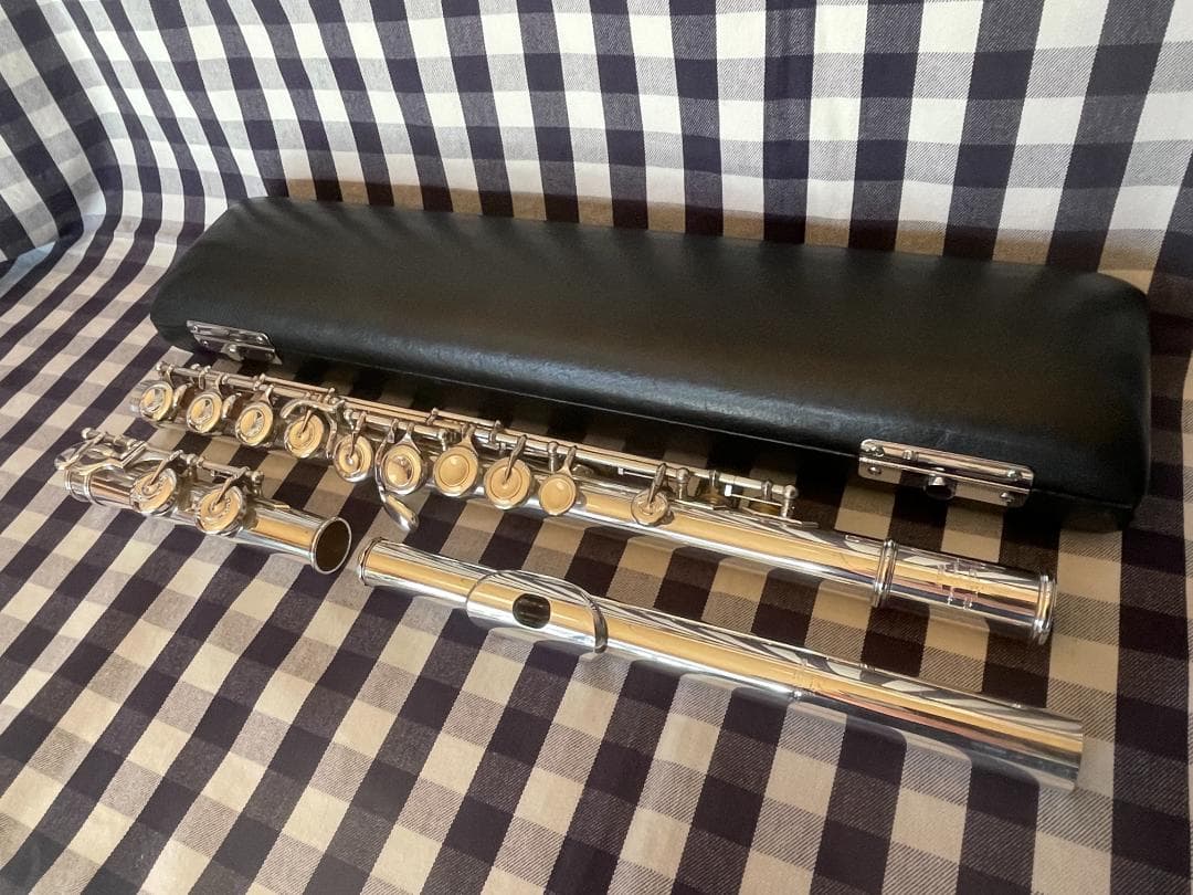 パールフルート 総銀製 “Maesta” ソルダードトーンホール ＣＣＥ