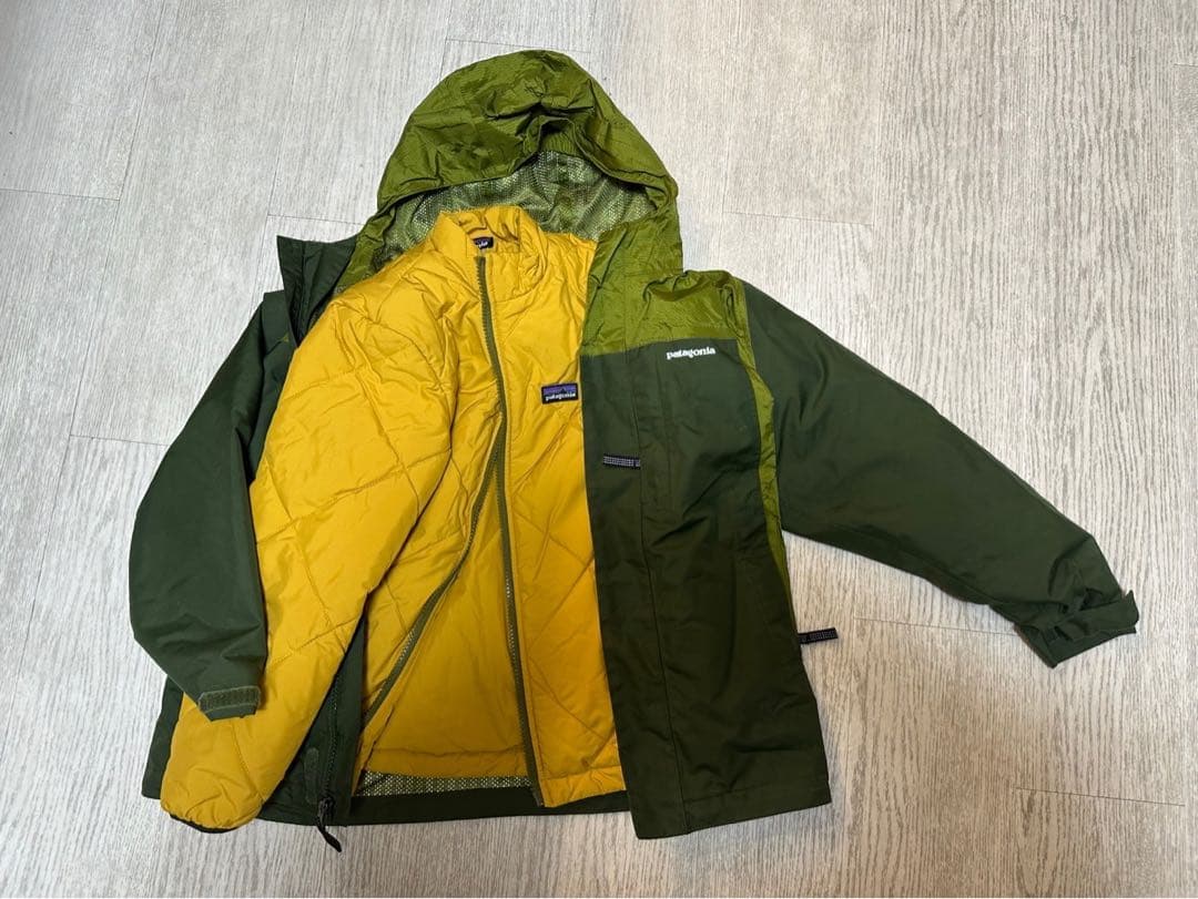 パタゴニア　スノーウェア　キッズ　130センチ　サイズS