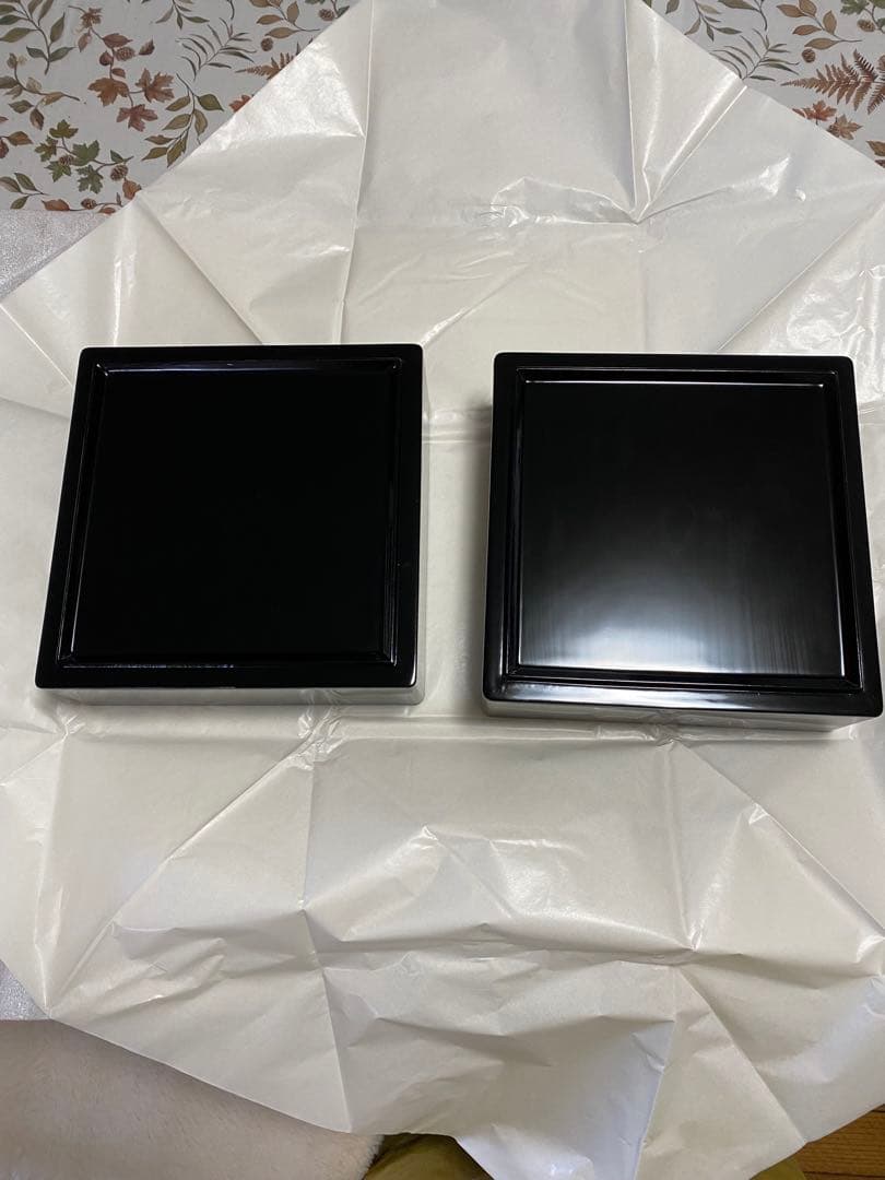 漆器重箱 赤と金