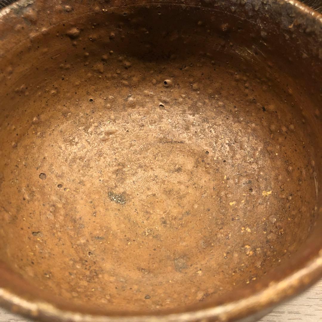 究極の美◾️蔵から焦茶色のつぶつぶした美しい雰囲気の抹茶茶碗が出て来ました。