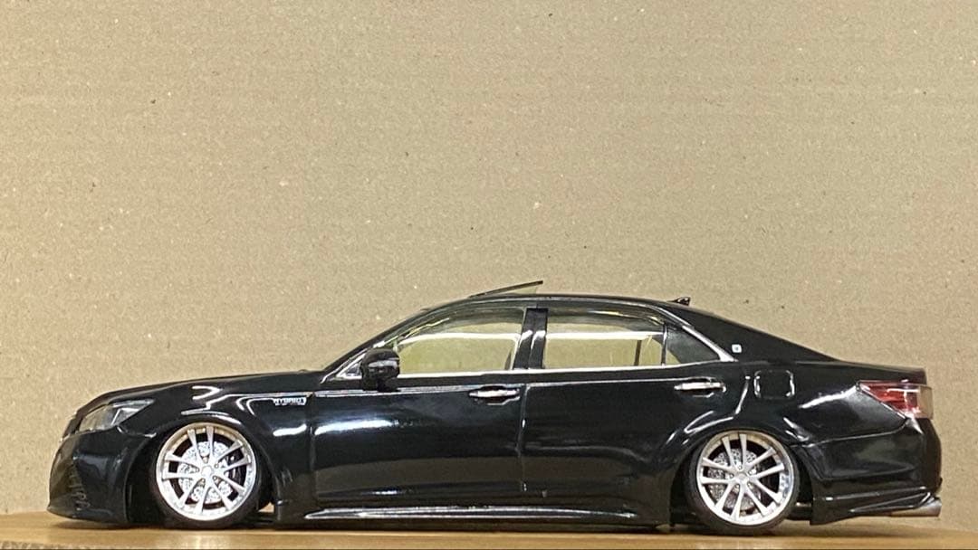 プラモデル完成品　アオシマ 1/24 214クラウンアスリート後期