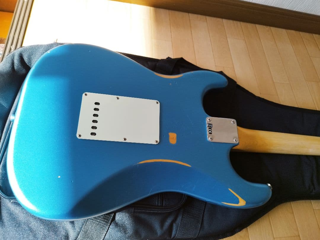 美品　fender Vintera Road Worn Stratocaster