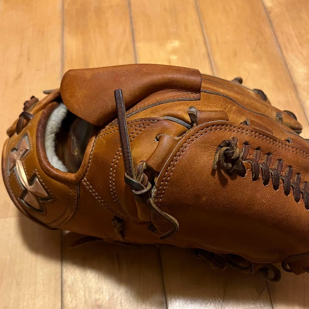 アンダーアーマー 硬式投手用グローブ