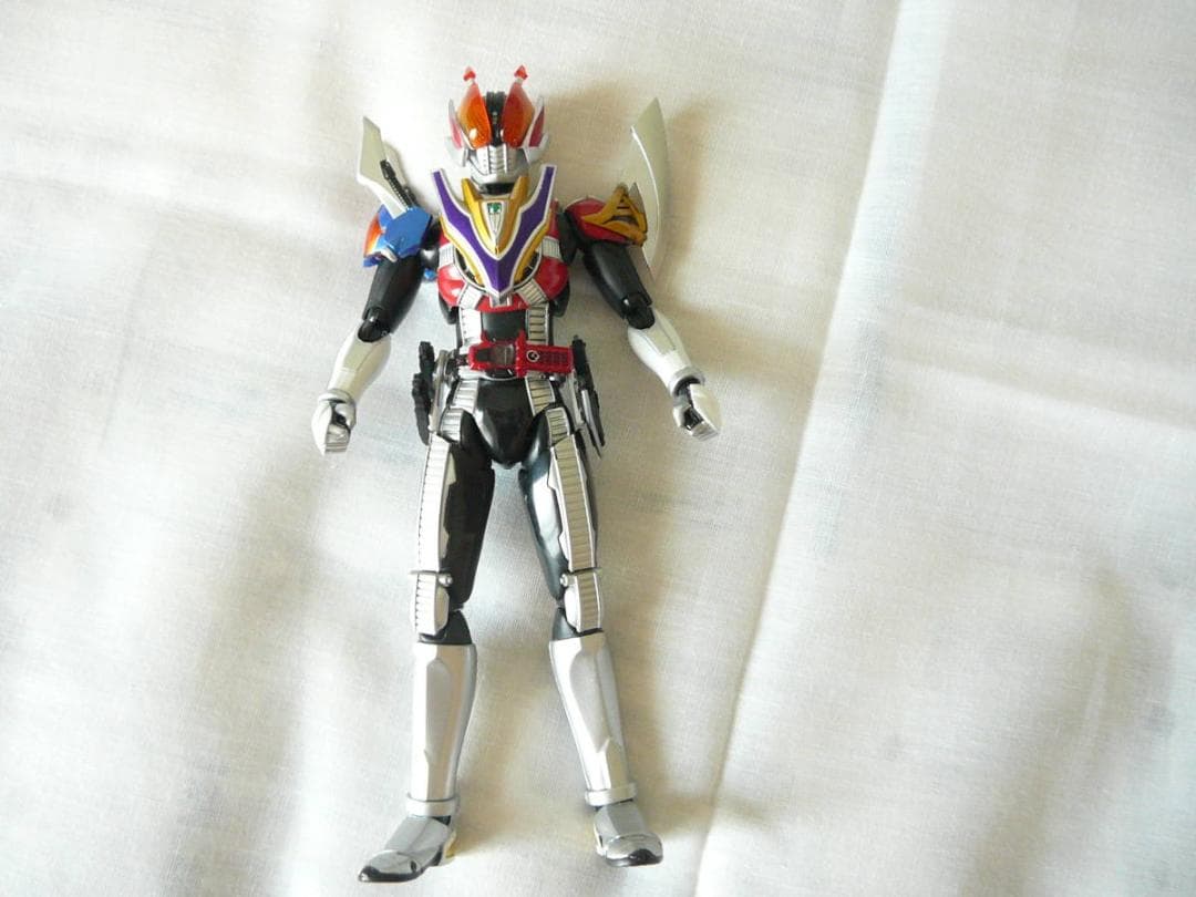 仮面ライダー　フィギュアーツ　画像のものがすべてです