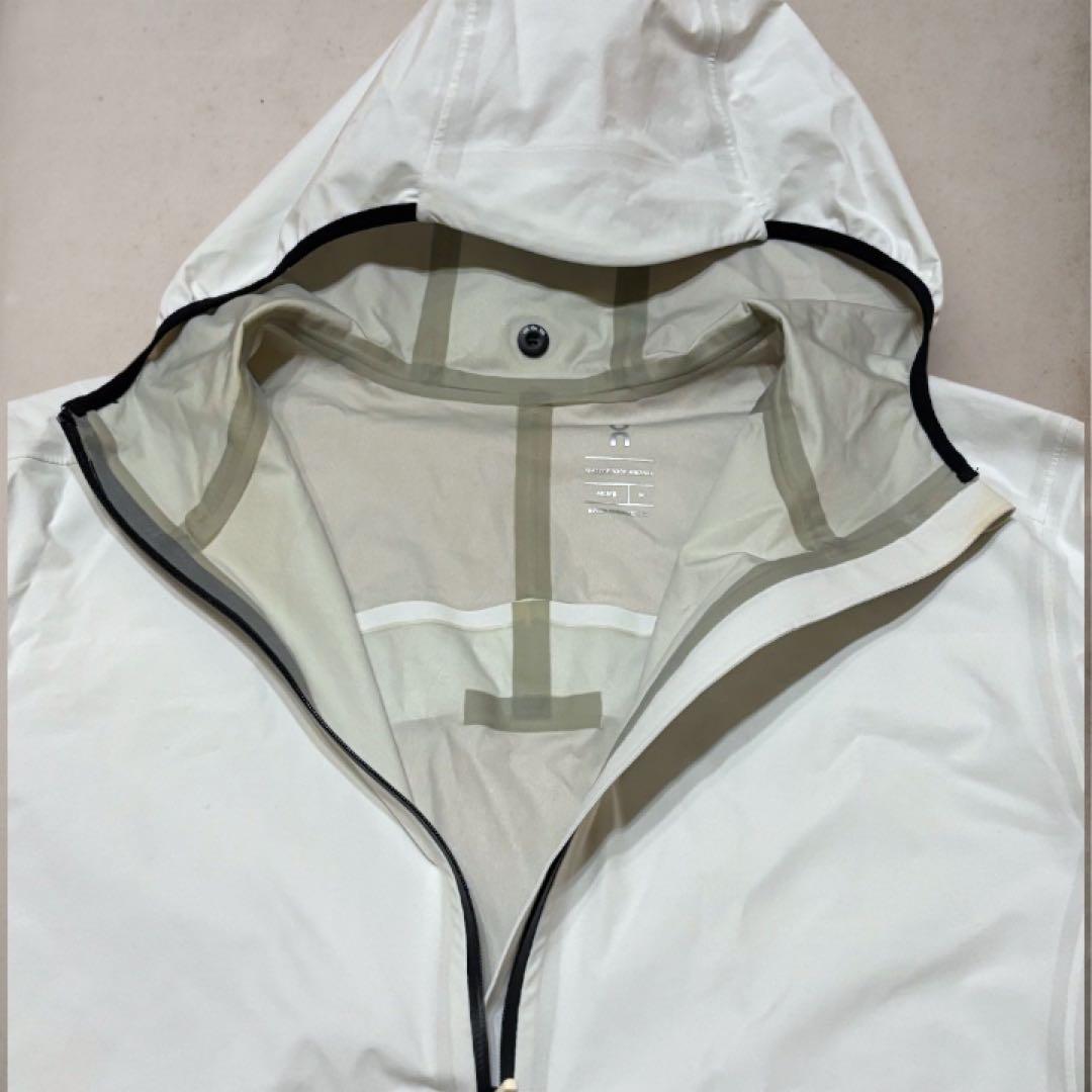 美品 オン On ウィンドブレーカー Mサイズ 防水 防風