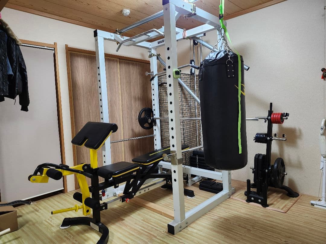 ワイルドフィット製のパワーラック(200ポンドウエイト付き)　他　セット