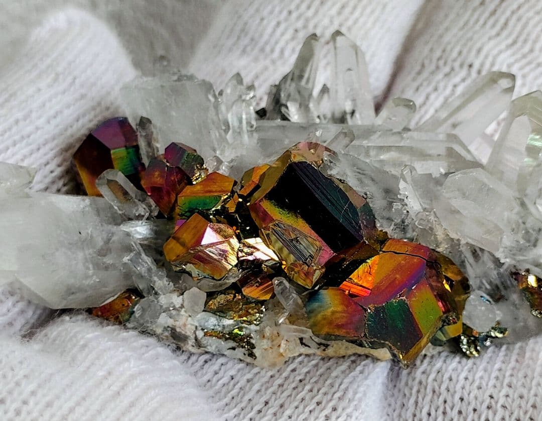 h*g様 【コレクター向】レインボーパイライト 水晶クラスター 共生 インドネシ