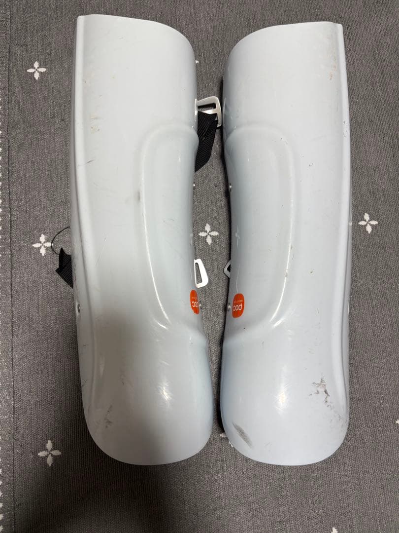 POC Shins Classic シンガード