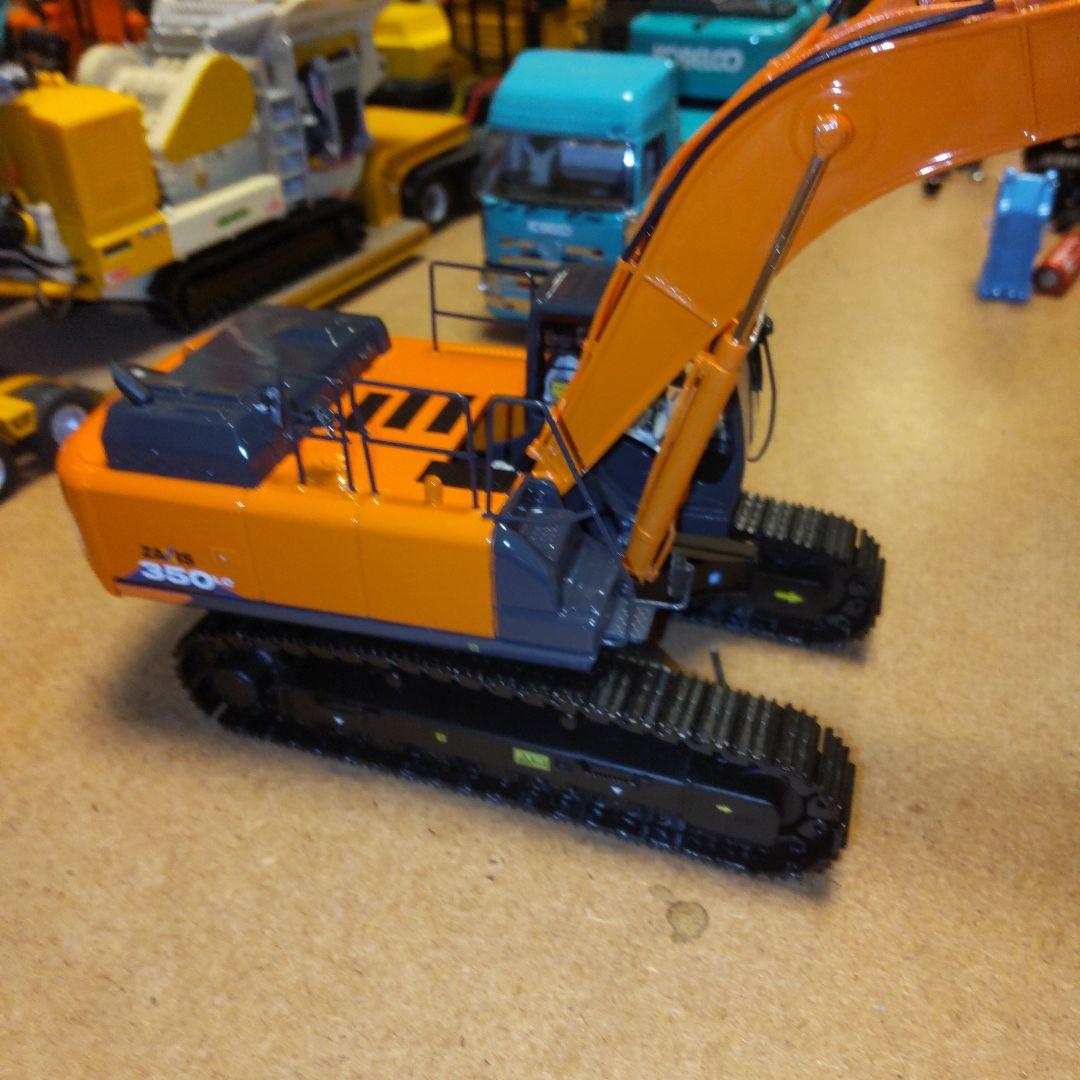 日立建機　ZAXIS 350LC オカダアイヨン　ブレーカーセット　　1/50