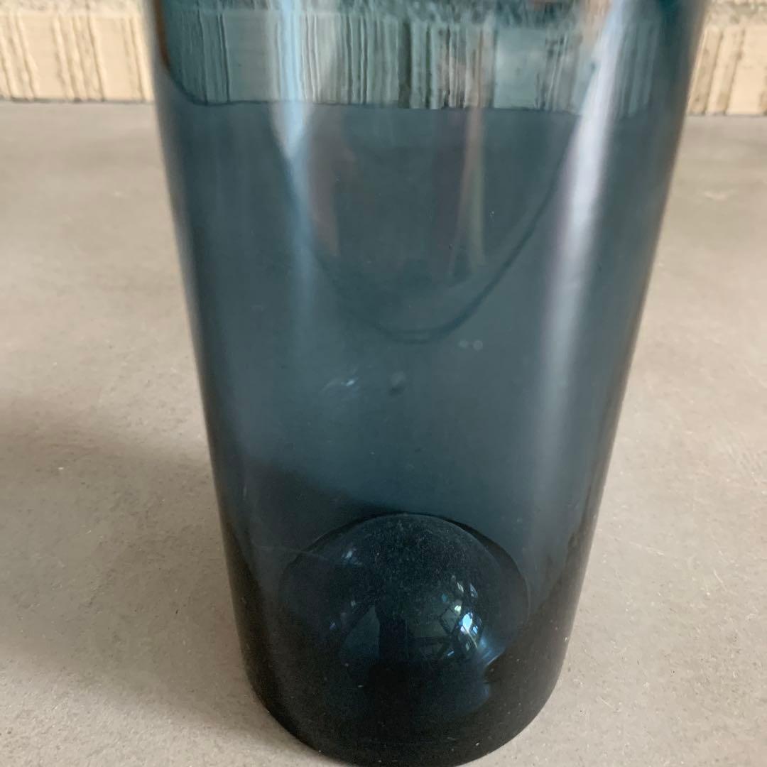 北欧ビンテージナニー・スティル　コリステプッロ　リーヒマエンラシ　ガラスボトル