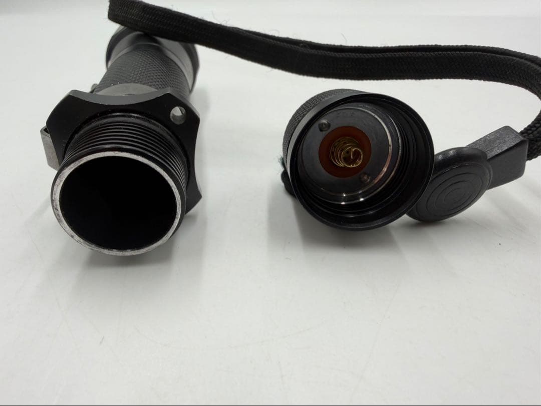 FENIX TK15 ライト