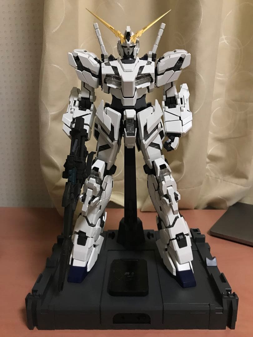 pg ユニコーンガンダム　透明サイコフレーム　多色led　ガンプラ　完成品