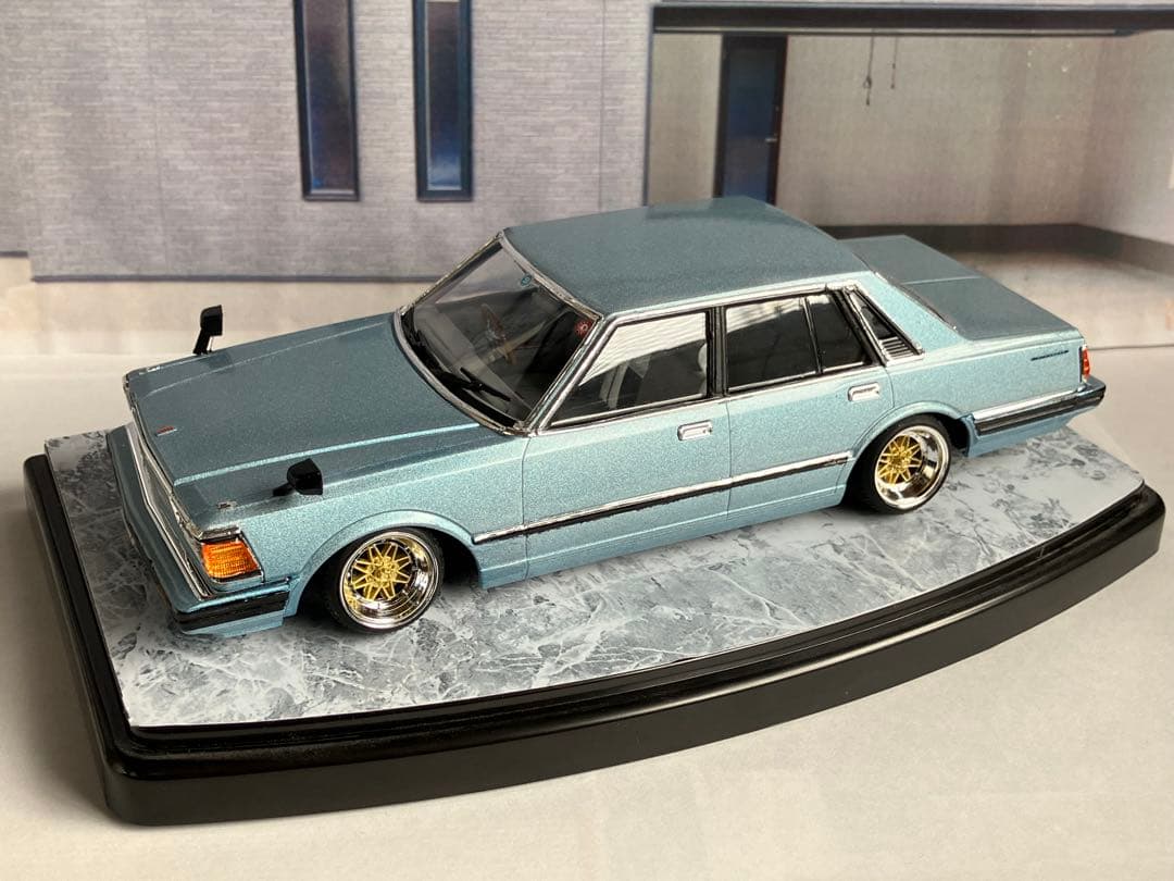 プラモデル完成品　アオシマ1/24 ニッサン430セドリック改造品