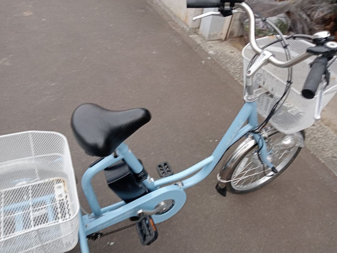 ミムゴ　水色 電動アシスト三輪車　一回3時間充電で25km走行可能