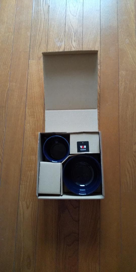 VANノベルティ・テ―ブルウェアセット