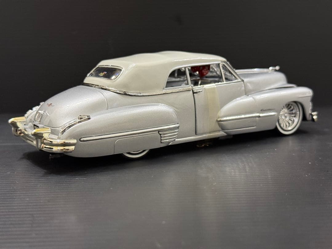 【1947年】キャデラック　ローライダー(新品)【 1/24スケール】JADA