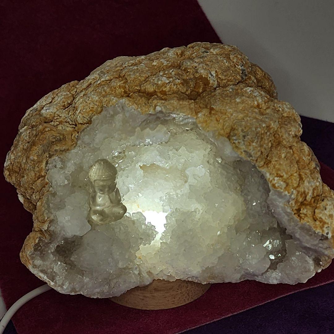 水晶ジオード ミニ大仏様付 ライト付