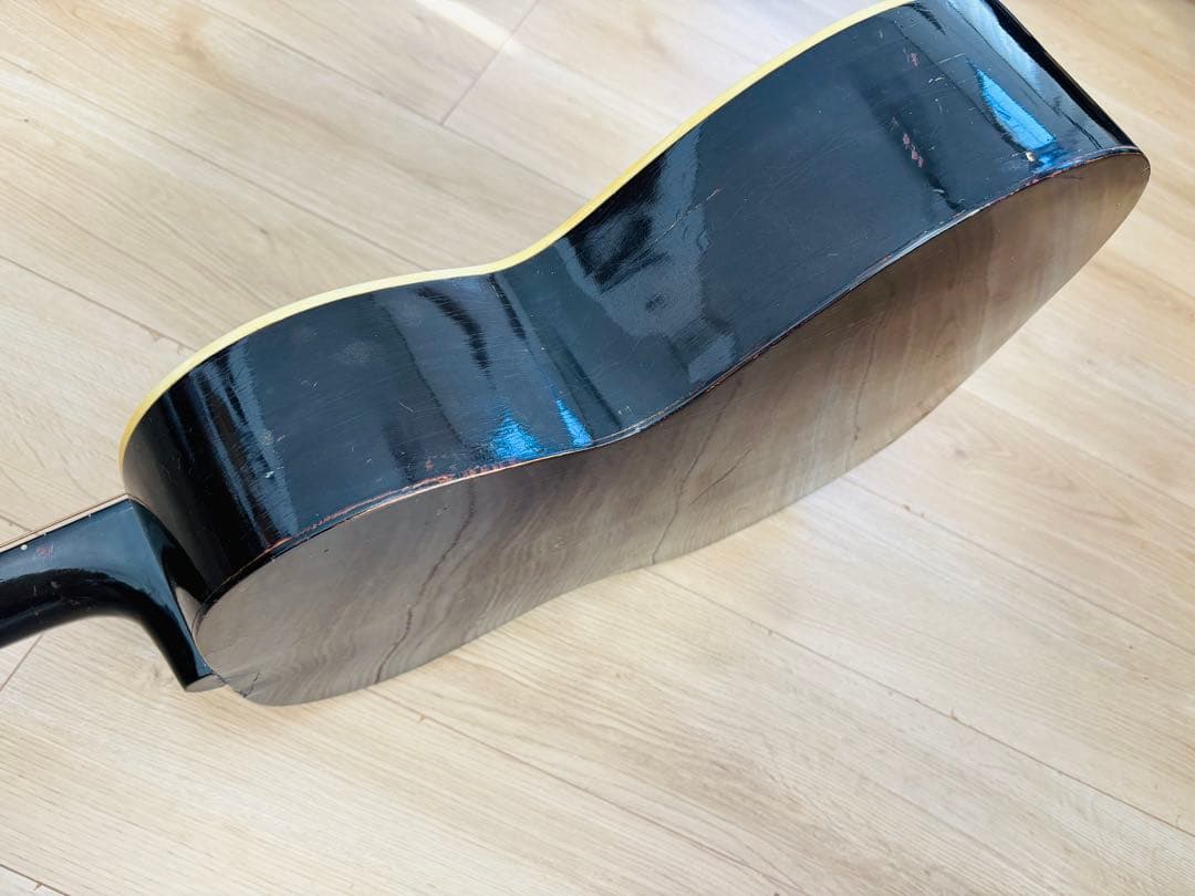 激レア！Wasser held Gibson l-00styleのギターです