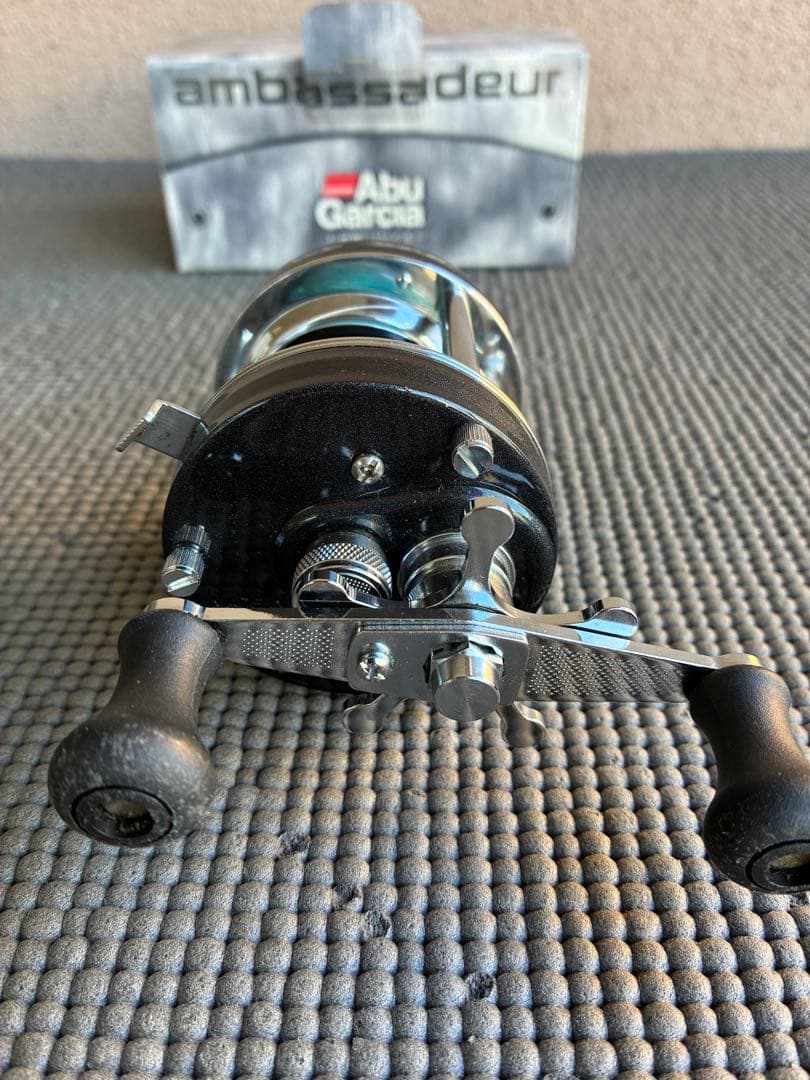 Abu Garcia 5500C PEARL BLACK ベイトリール