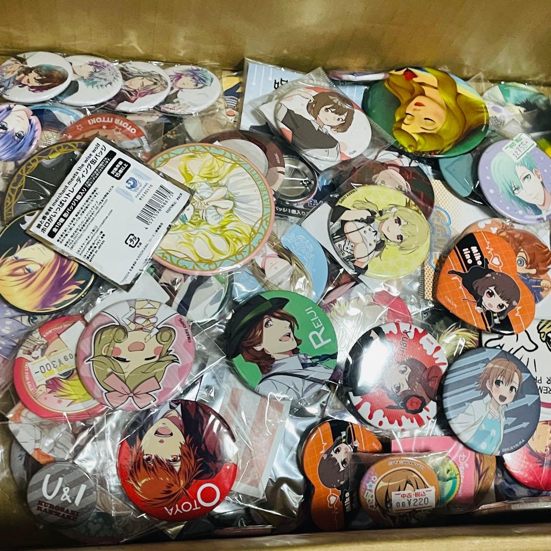 ノンジャンルアニメ雑貨　缶バッジまとめ売り　約300個まとめ売り
