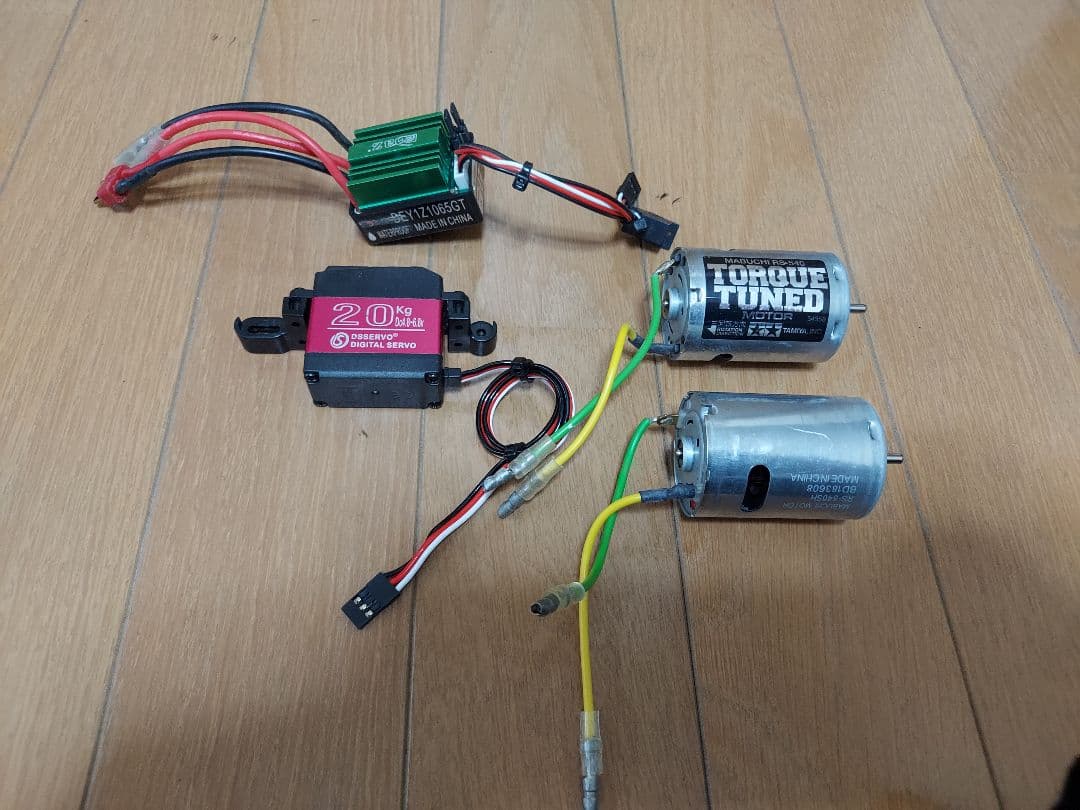 タミヤ　GF-02(スカッシュバン)　ランクルボディ